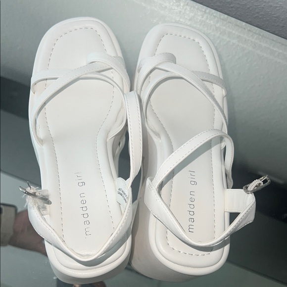 Steve Madden White Wedge Sandals - Picture 3 of 3
